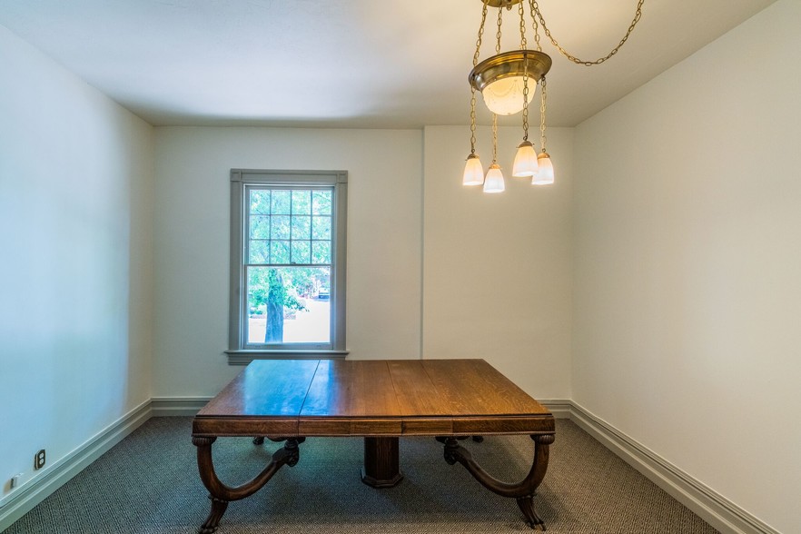 More Photos Of 1923 N Classen Blvd, Oklahoma City Office For Lease