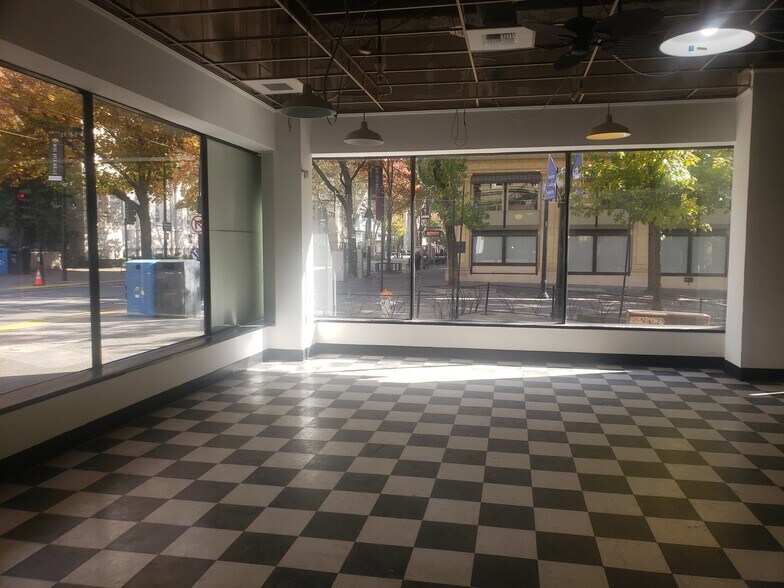 More Photos Of 1100-1106 11th St, Sacramento Office For Lease