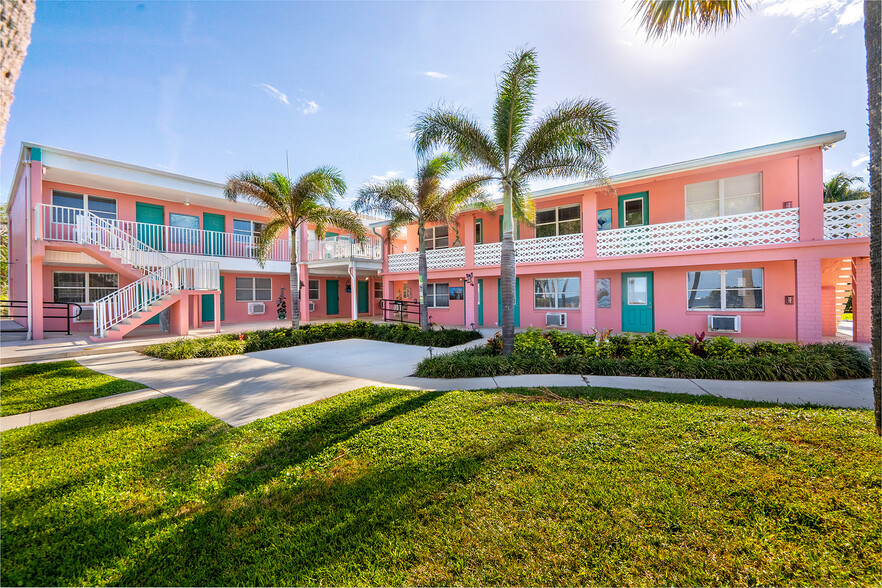 Primary Photo Of 2625 NE Indian River Dr, Jensen Beach Hotel For Lease