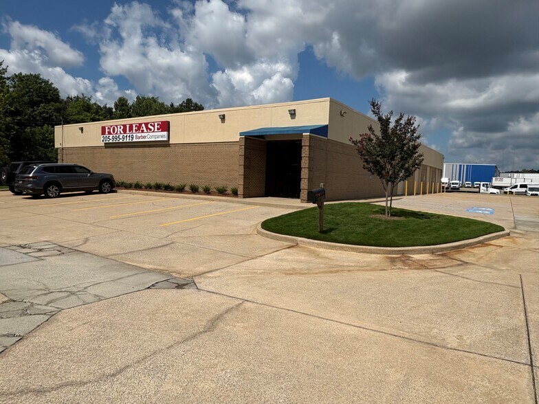 More Photos Of 220 W Oxmoor Rd, Birmingham Light Distribution For Lease