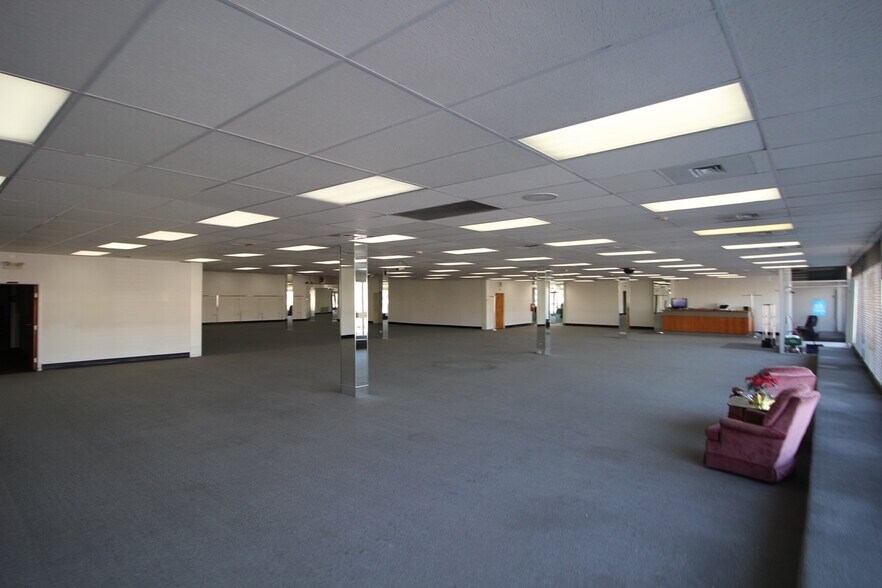 More Photos Of 5309 Touhy Ave, Skokie Freestanding For Sale