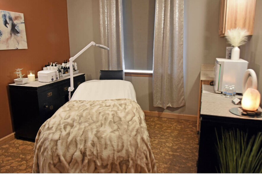 More Photos Of 200 N Moorland Rd, Brookfield Freestanding For Sale