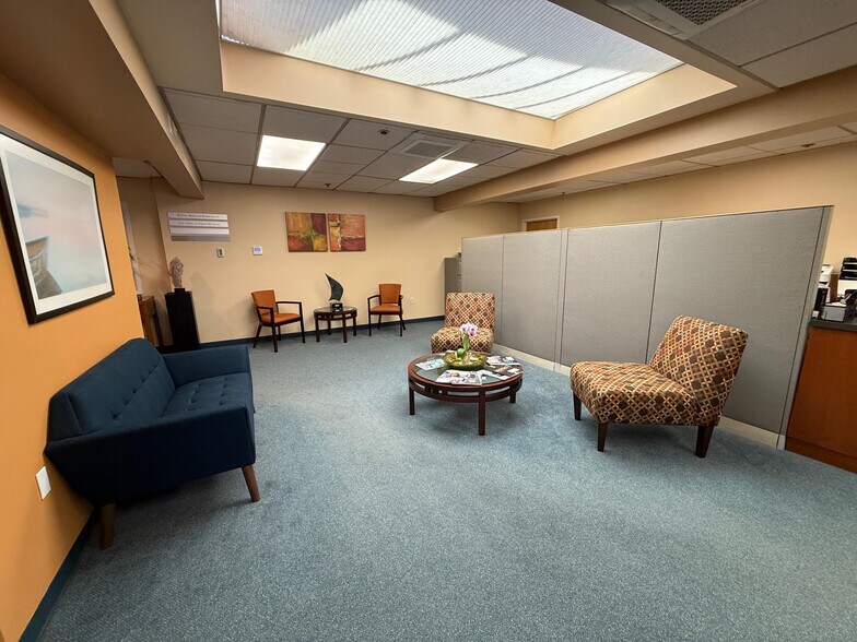 More Photos Of 288 Walnut St, Newton Office For Lease
