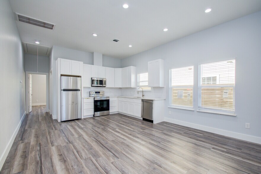 More Photos Of 2620 Delafield St, Houston Apartments For Sale