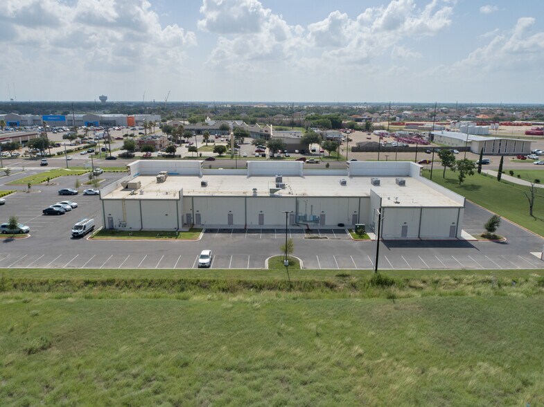 More Photos Of 3832 S McColl Rd, Edinburg Storefront For Lease