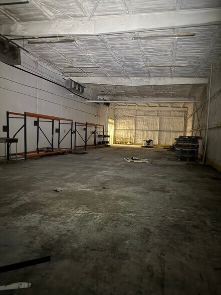 More Photos Of 8716 SE 15th St, Oklahoma City Distribution For Sale