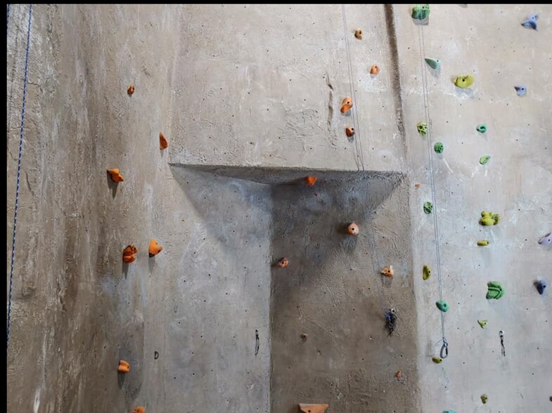 More Photos Of 12 North Rd, Bethel Golf Course Driving Range For Lease