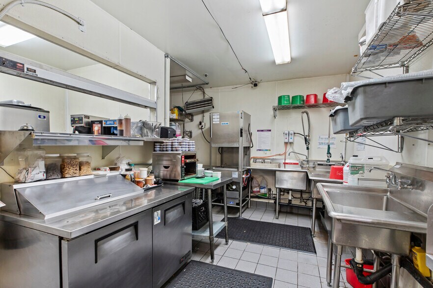 More Photos Of 915-917 J St, Modesto General Retail For Sale