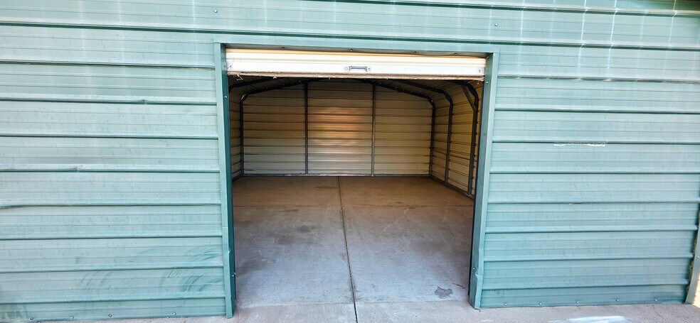 More Photos Of 4237 W White Mountain Blvd, Lakeside General Retail For Lease