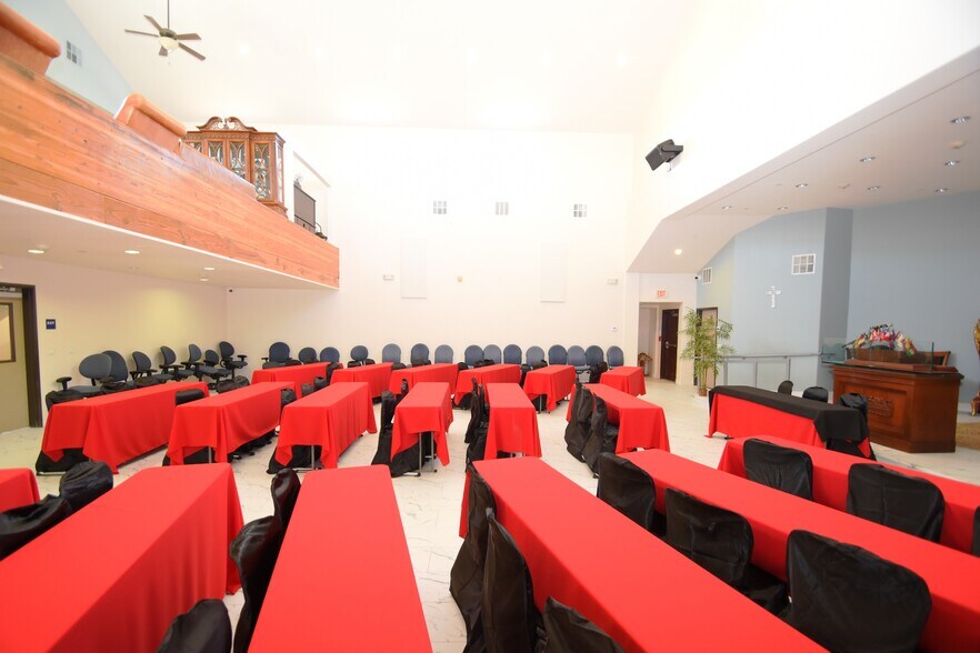 More Photos Of 950 W Alondra Blvd, Compton Religious Facility For Sale