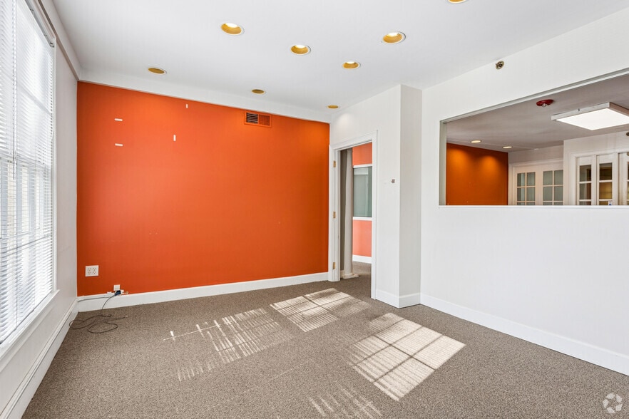More Photos Of 1708 Peachtree St NW, Atlanta Medical For Sale