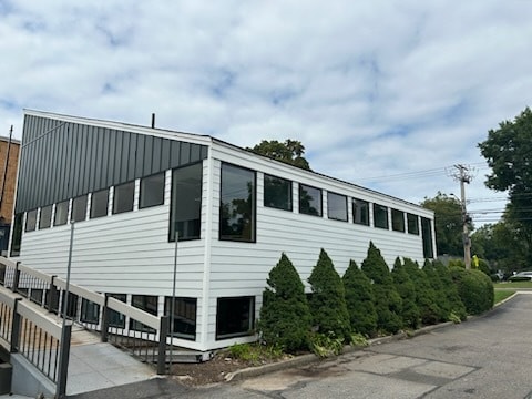 More Photos Of 152 E Main St, Huntington Medical For Lease