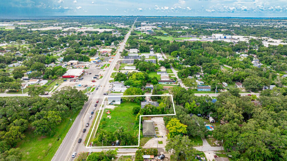 More Photos Of 2920 15th St, Bradenton Freestanding For Sale