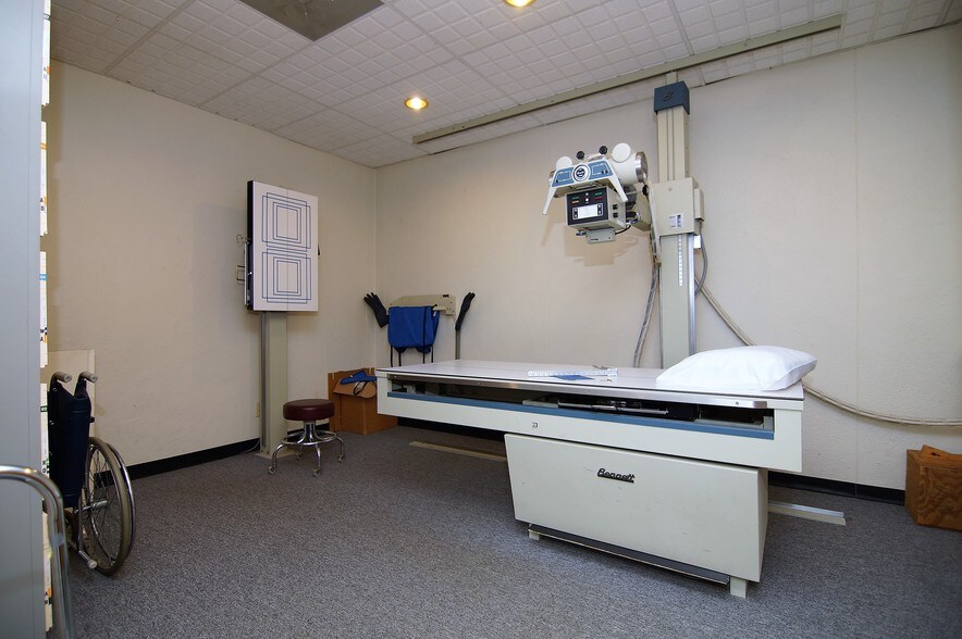 More Photos Of 555 E Eads Pky, Lawrenceburg Medical For Sale