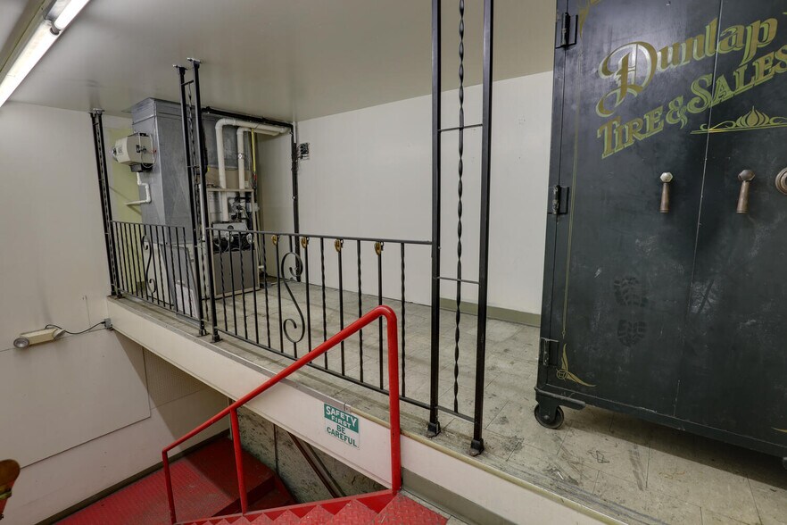 More Photos Of 600 York St, Quincy Industrial For Sale