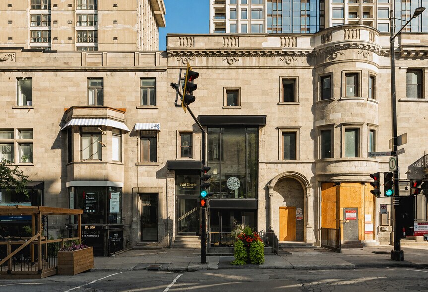 More Photos Of 1494 Rue Sherbrooke O, Montréal Storefront Retail Office For Sale