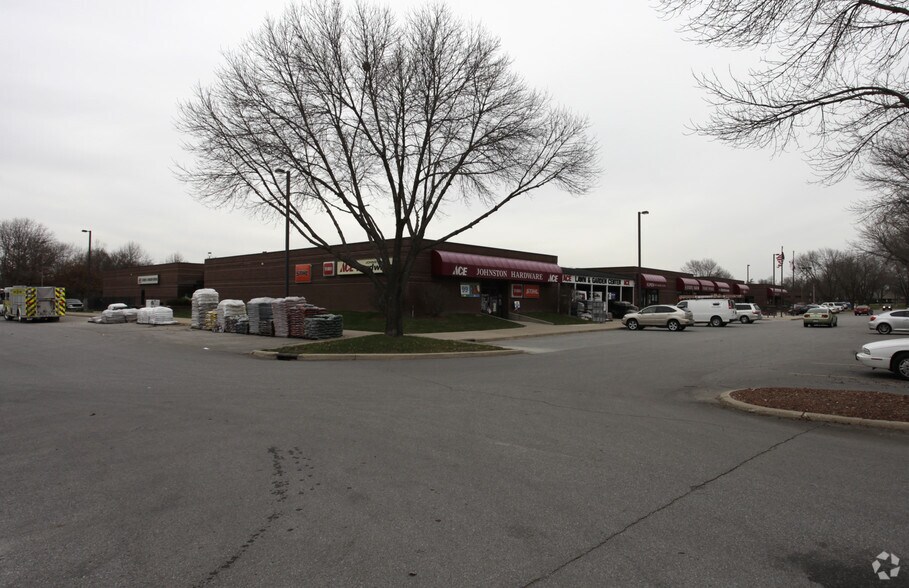 More Photos Of 5800 Merle Hay Rd, Johnston Unknown For Lease