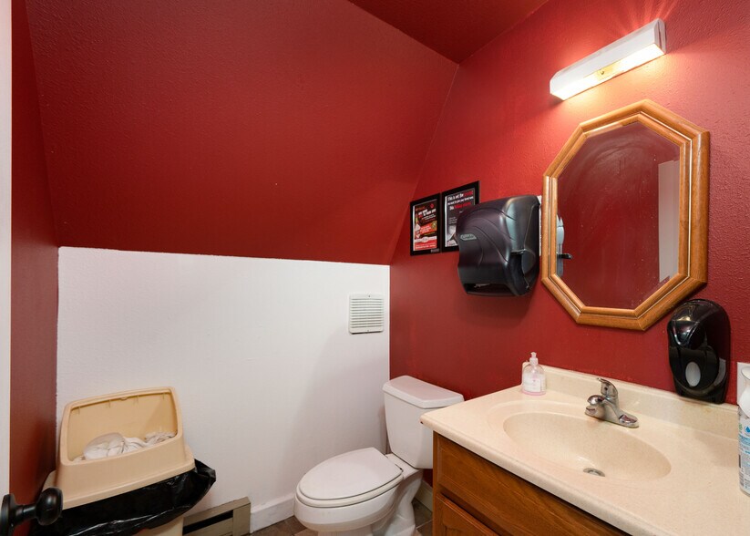 More Photos Of 2711 W College St, Bozeman Restaurant For Sale