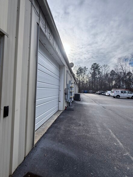 More Photos Of 8811 Production Ln, Ooltewah Manufacturing For Lease