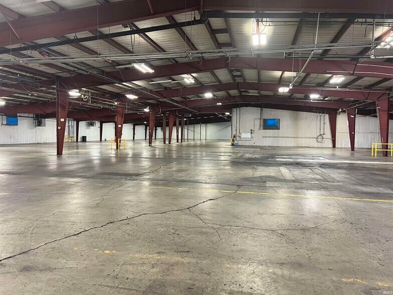 More Photos Of 1015 W 9th St, Mount Carmel Warehouse For Sale