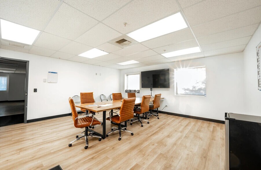 More Photos Of 382 American Ave, Jerome Warehouse For Lease