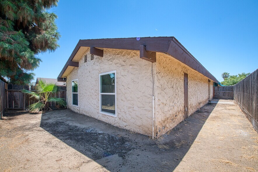 More Photos Of 523 W Mesa Ave, Clovis Apartments For Sale