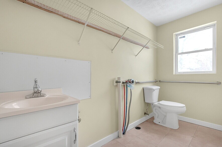 More Photos Of 1805 Columbus Rd, Granville Daycare Center For Sale