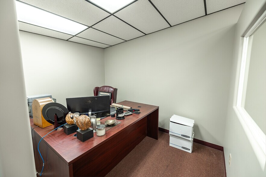 More Photos Of 11209 W Kellogg, Wichita Auto Dealership For Sale