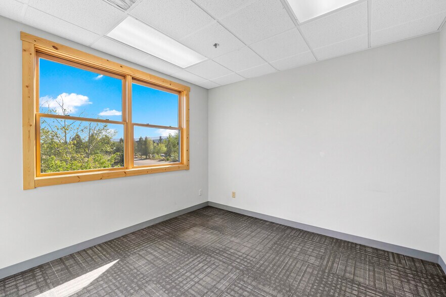 More Photos Of 12313 Soaring Way, Truckee Medical For Sale