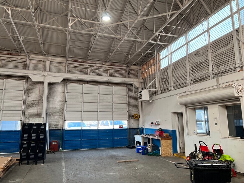 More Photos Of 3990 Broadway St, Eureka Showroom For Sale