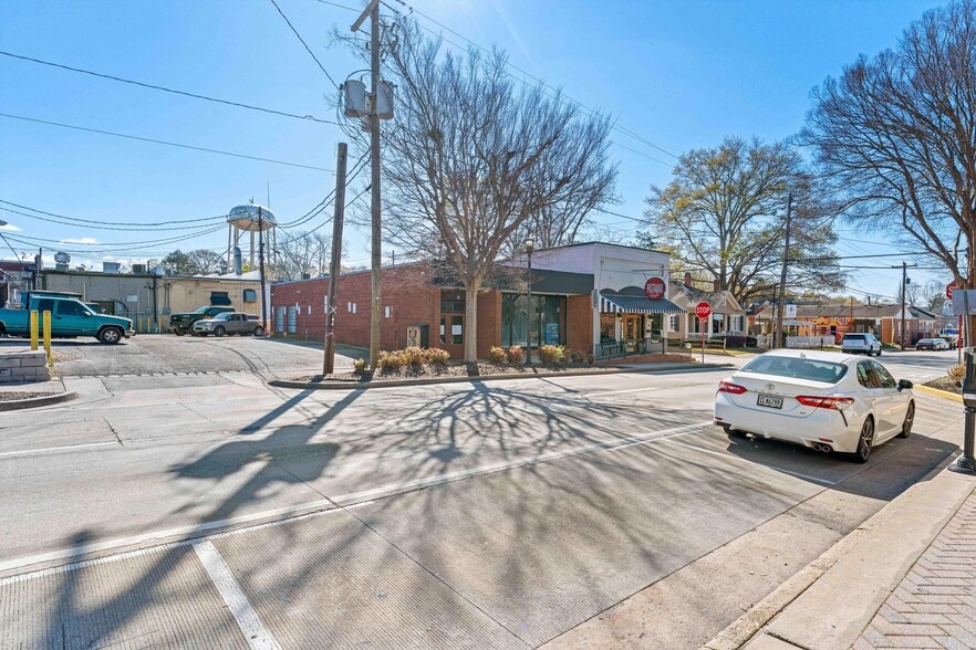 More Photos Of 48 Griffin St, McDonough Storefront For Sale