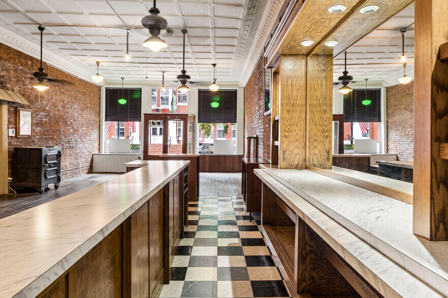 More Photos Of 107 E Main St, Jonesborough Storefront For Sale