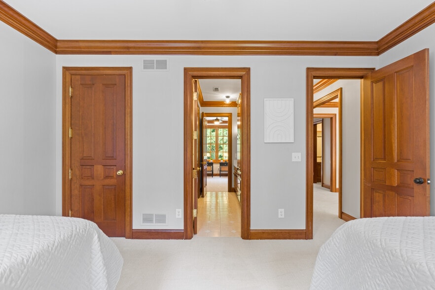 More Photos Of 5455 Plantation Rd, Sunbury Lodge Meeting Hall For Sale