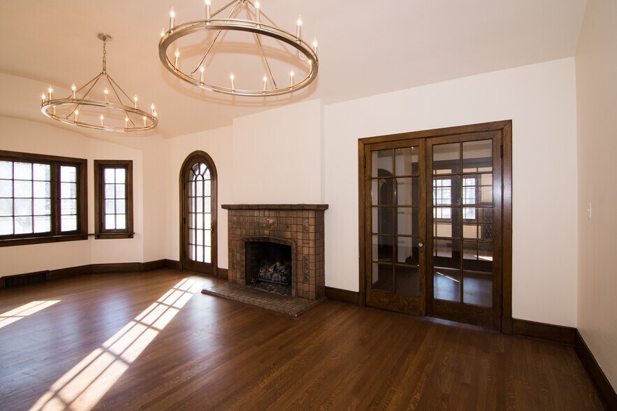 More Photos Of 109 N Main St, Springville Office For Lease