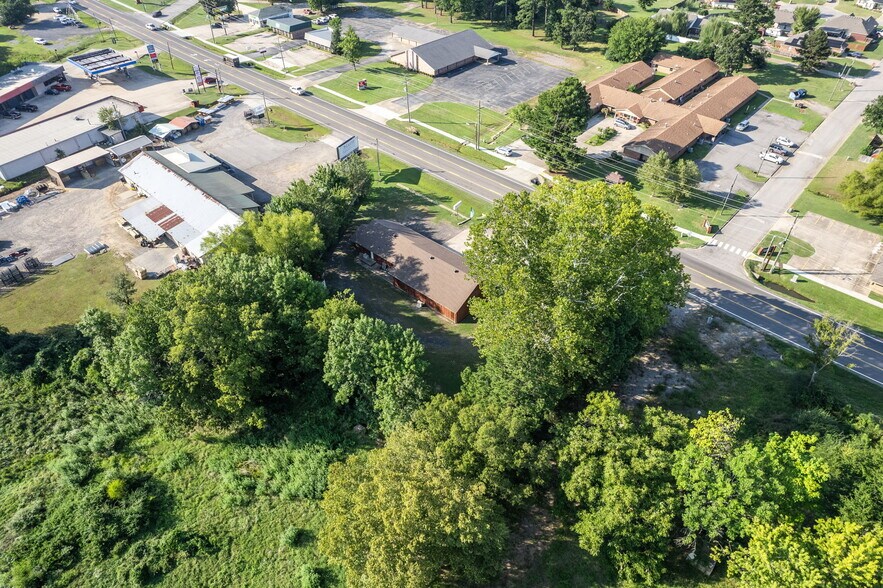More Photos Of 1225 W Center St, Greenwood Office For Sale