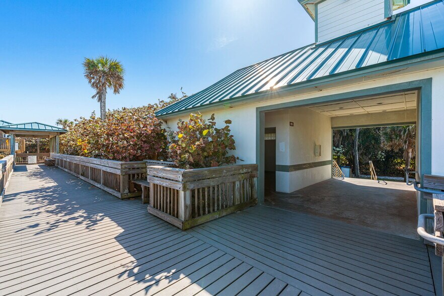 More Photos Of 9300 N A1A, Vero Beach Freestanding For Sale