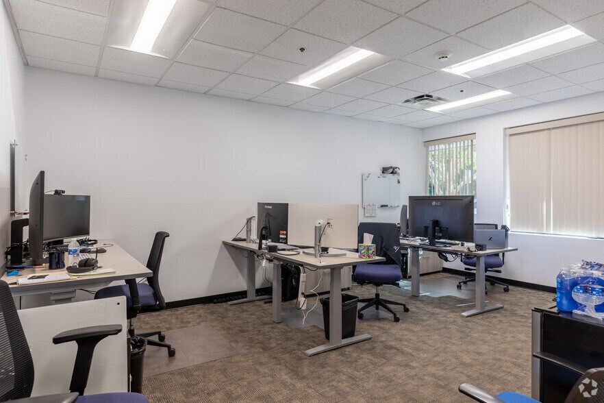 More Photos Of 1315 W Drivers Way, Tempe Research And Development For Lease