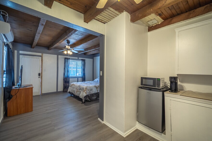 More Photos Of 2306 Sudderth Dr, Ruidoso General Retail For Sale