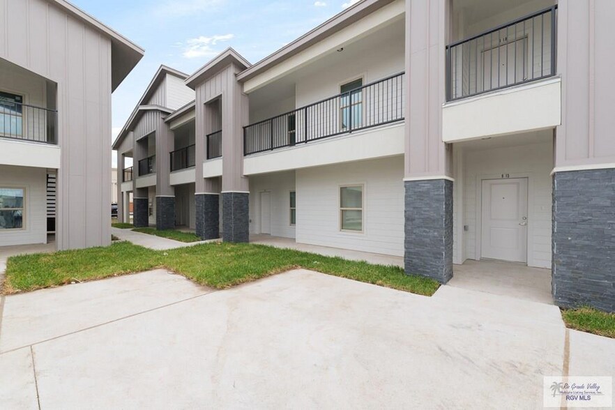 More Photos Of 2107 Village Center Blvd, Brownsville Apartments For Sale
