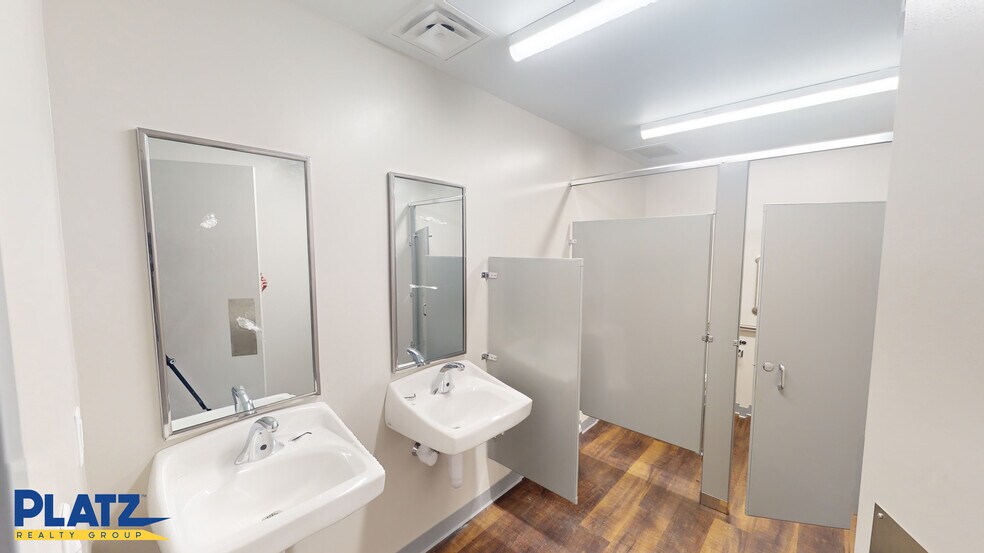 More Photos Of 3143 Mahoning Ave, Youngstown Storefront Retail Residential For Sale