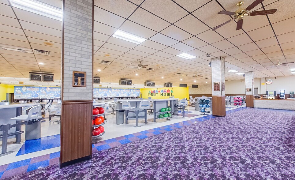More Photos Of 2701 P Nut Ln, Bloomsburg Bowling Alley For Sale