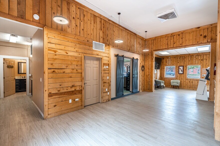 More Photos Of 402 W Royal Gorge Blvd, Canon City Freestanding For Sale