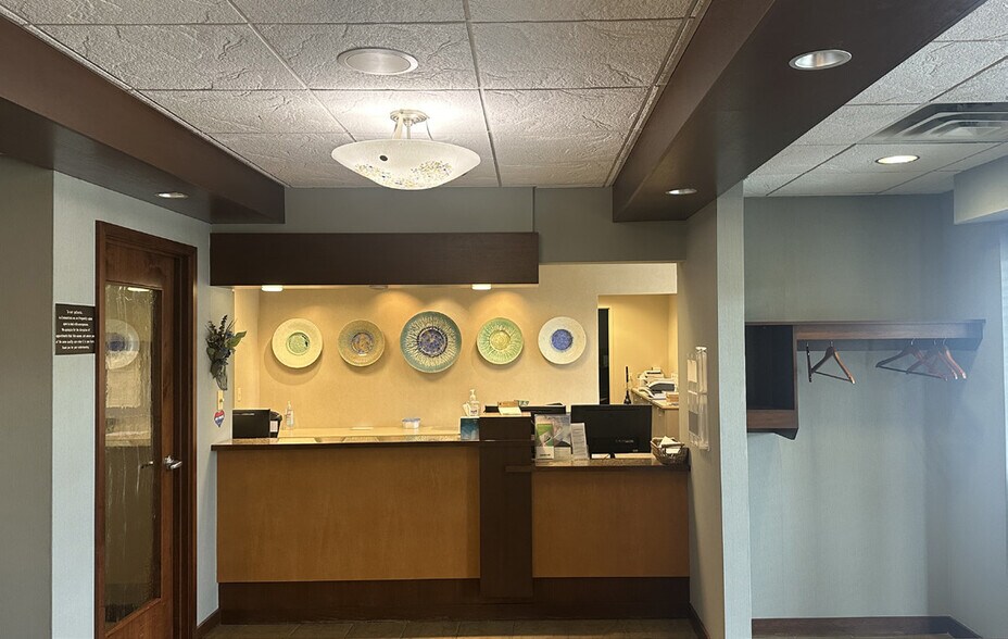 More Photos Of 3401 N Highway 169, Plymouth Medical For Sale
