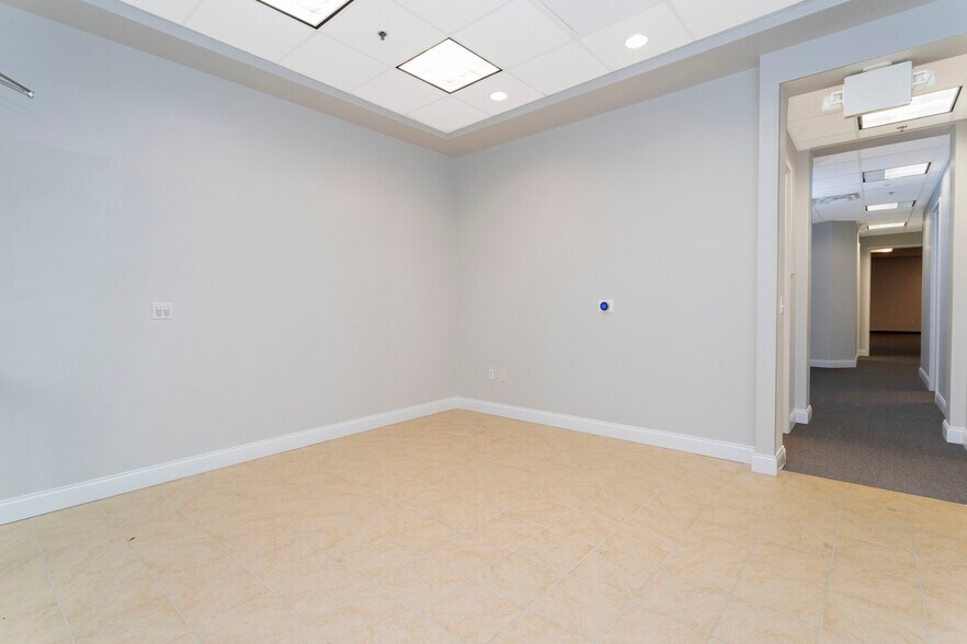 More Photos Of 7350 Futures Dr, Orlando Office For Sale