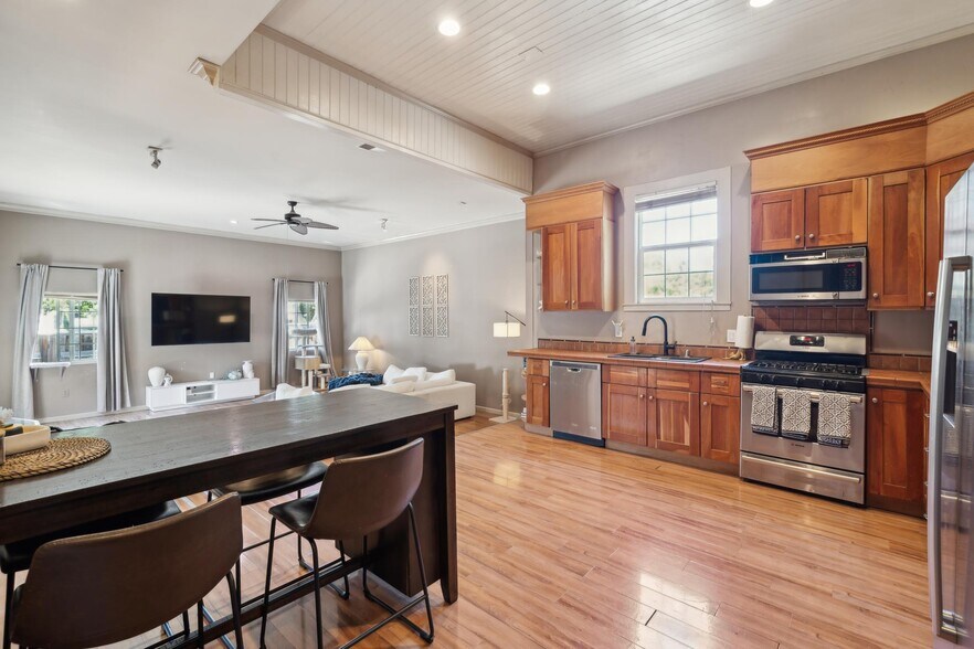 More Photos Of 4473 Railroad Ave, Pleasanton Storefront Retail Residential For Sale