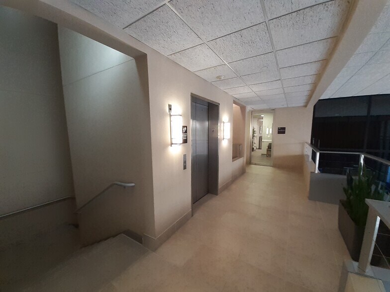 More Photos Of 1520 Royal Palm Square Blvd, Fort Myers Office For Lease