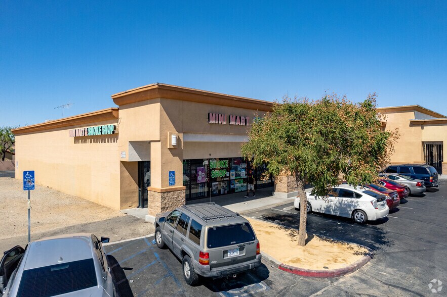 More Photos Of 1033-1043 E Avenue J, Lancaster General Retail For Lease