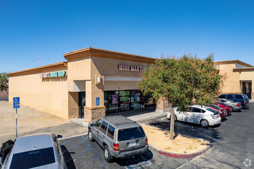 More Photos Of 1041 E Avenue J, Lancaster Unknown For Lease