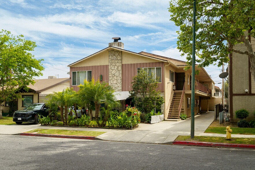 Primary Photo Of 300 E Garfield Ave, Glendale Apartments For Sale