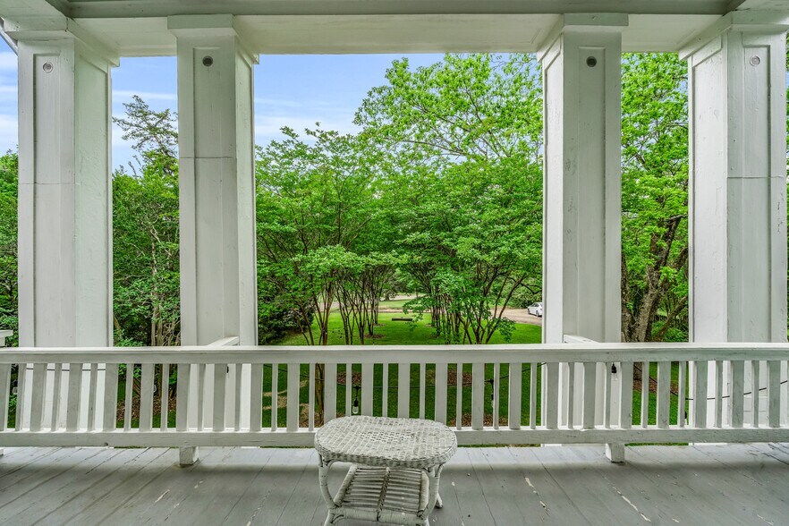 More Photos Of 607 Old West Point Rd, Starkville Hospitality For Sale